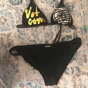 Size medium black and yellow bikini